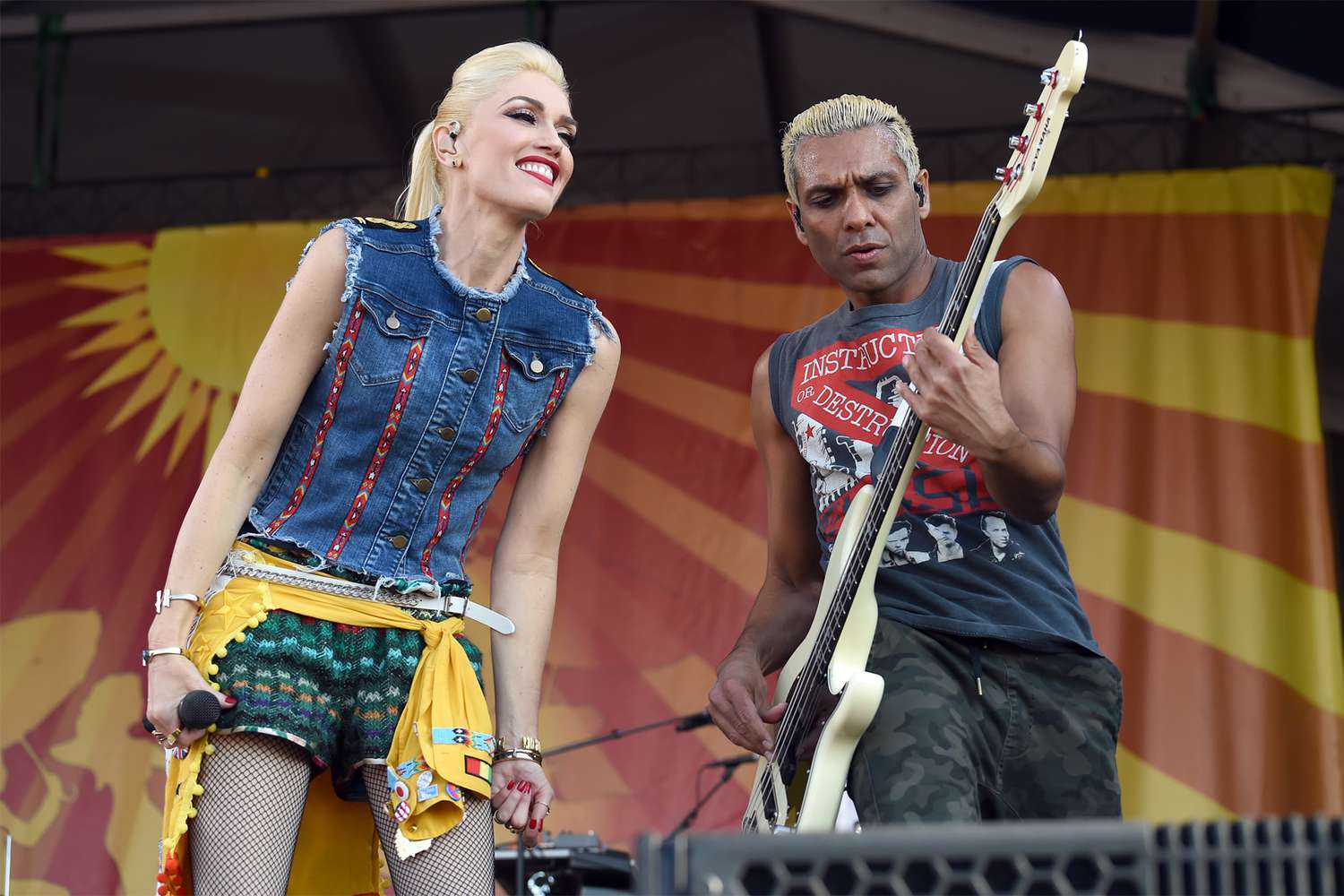No Doubt on stage